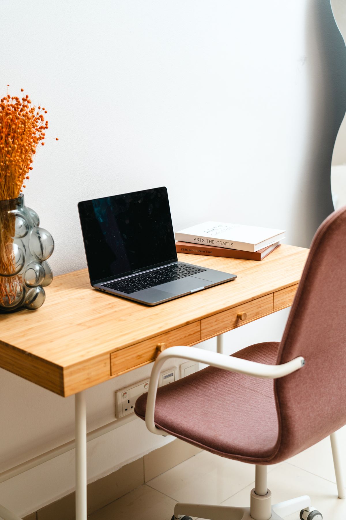 Minimalist — office interior design by AR Enterprises
